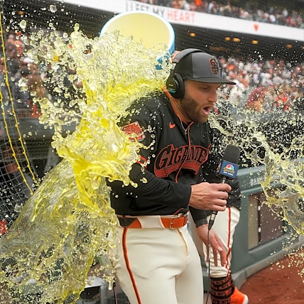 Schmidt, Gilbert and Ramos hit home runs as the Giants beat the Marlins 6-2