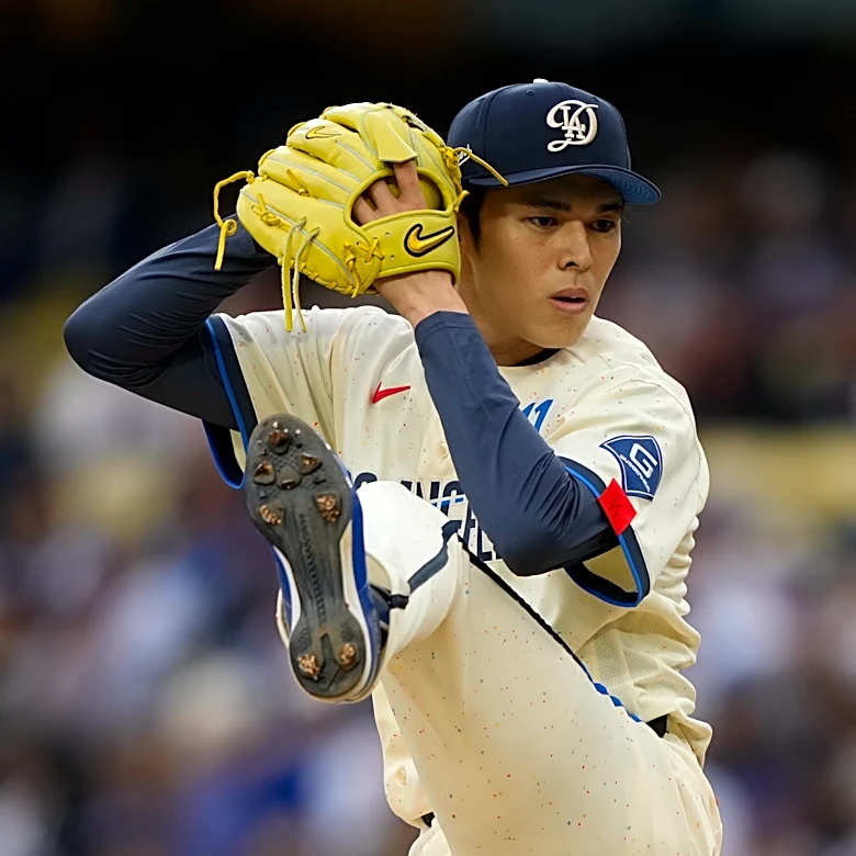 Dodgers score 6 runs in 4th to snap the Cubs' 10-game winning streak with 12-4 victory