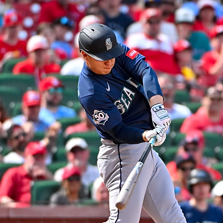 Refsnyder's challenge that led to homer was 1 of 8 successful challenges for Mariners and Cardinals