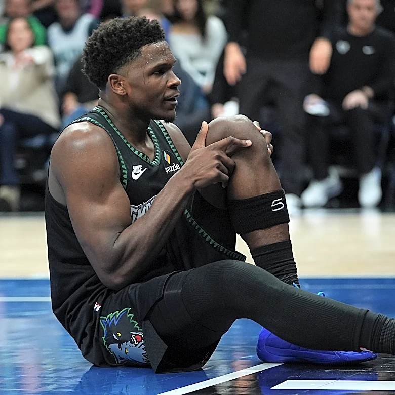 Wolves confirm Edwards has no structural damage in his knee, but he'll be out for at least a week