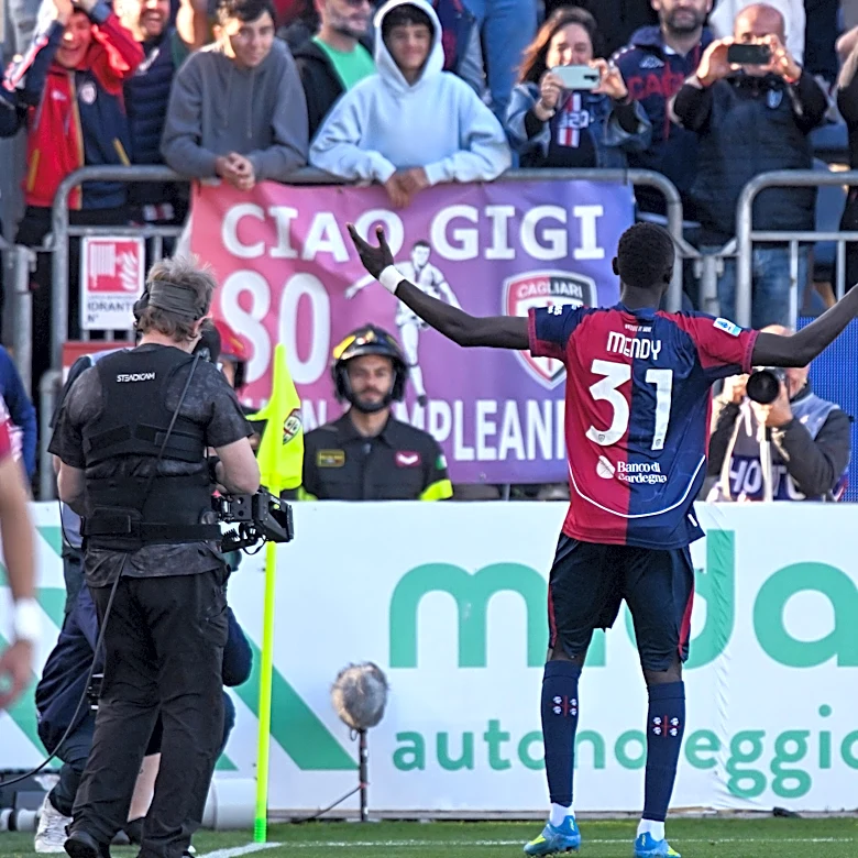 Teen scores twice on full debut as Cagliari beats Atalanta and moves clear of drop zone