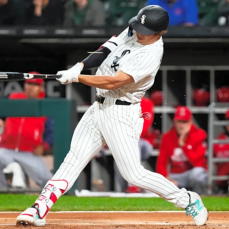 Murakami homers again as the White Sox top the Angels for a rain-delayed 8-7 win