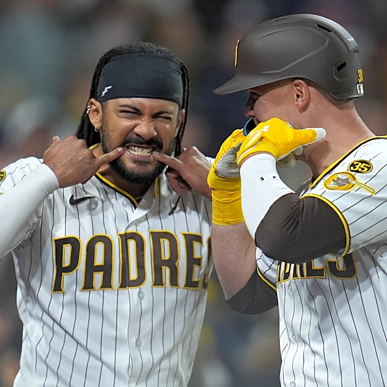 France and Machado lead red-hot Padres to 9-7 victory over Cubs as Miller's scoreless streak ends