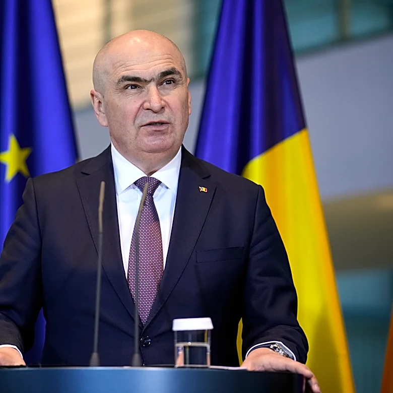 Romania’s Socialists and a hard-right party seek to topple the center-right prime minister