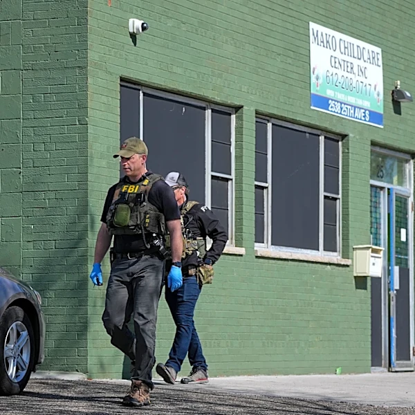 Agents armed with search warrants keep focus on Minnesota in public fraud probe