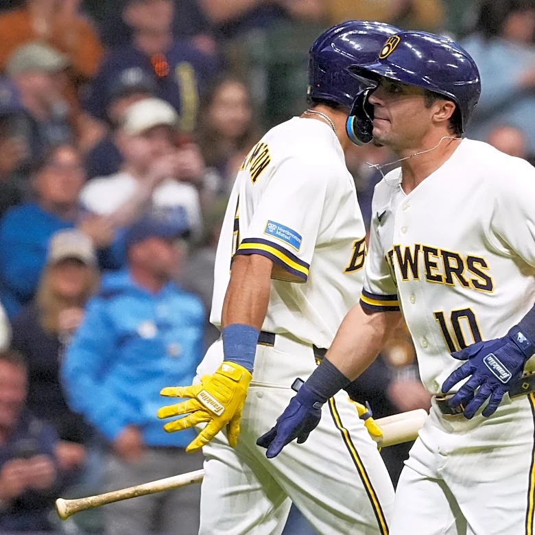 Sal Frelick ends Brewers' home-run drought in 13-2 blowout of Diamondbacks
