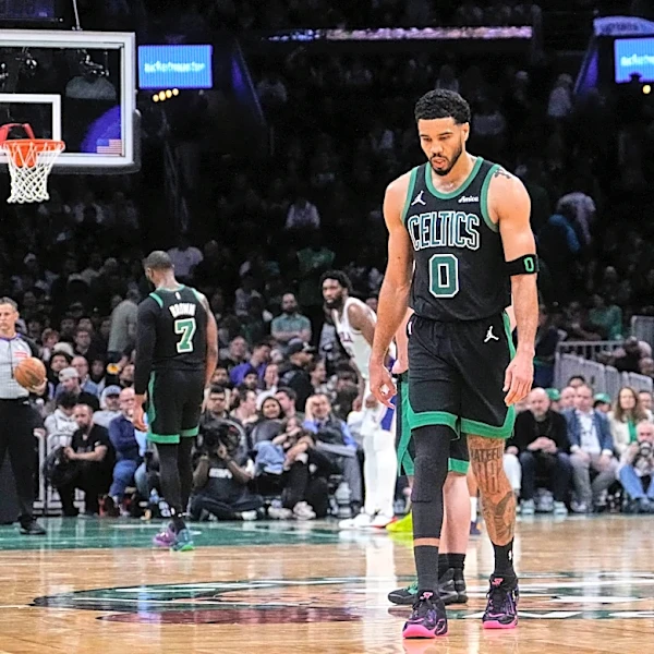 Celtics' disastrous 4th quarter helps Sixers close series gap to 3-2