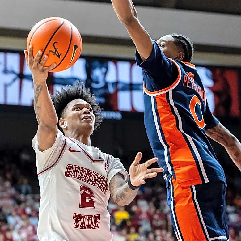 Aden Holloway has a scholarship waiting at Alabama depending on outcome of marijuana case, Oats says