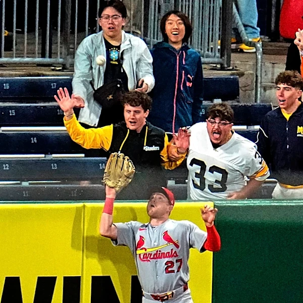 Church robs Gonzales of what would have been walk-off homer, preserves Cards' 5-4 win over Pirates