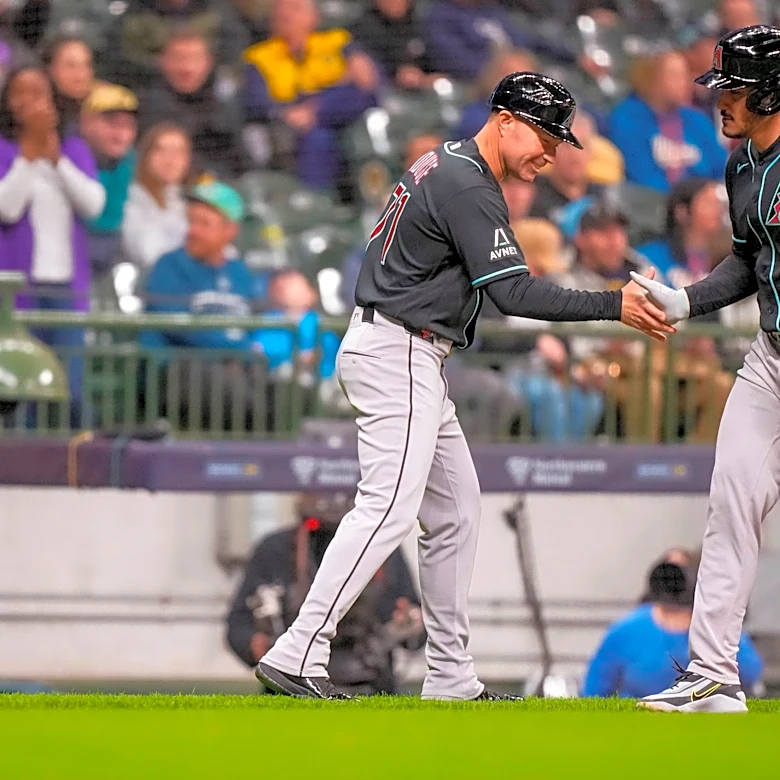 D-backs hit 4 homers and Vargas stretches hit streak to 22 games in 6-2 win over Brewers