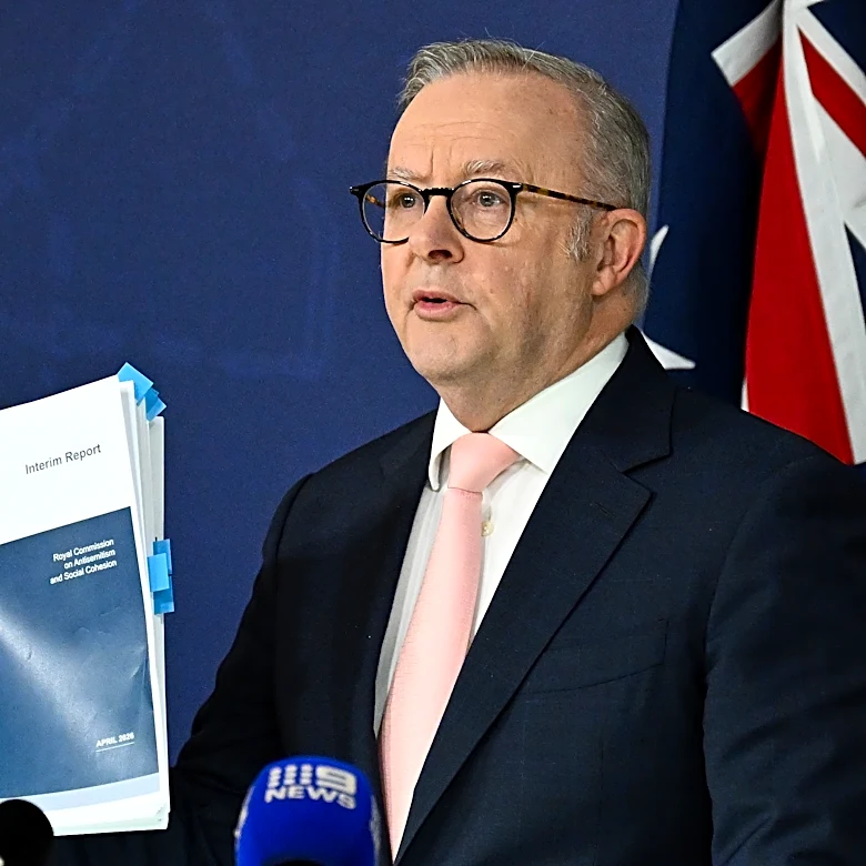 Inquiry into antisemitic attack that left 15 dead in Sydney recommends gun reform