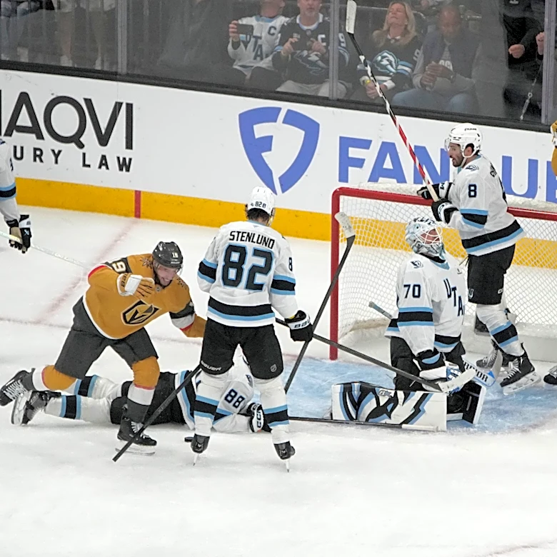 Dorofeyev's late goal for Golden Knights sends Game 5 against Mammoth into first of 2 OTs tied at 4