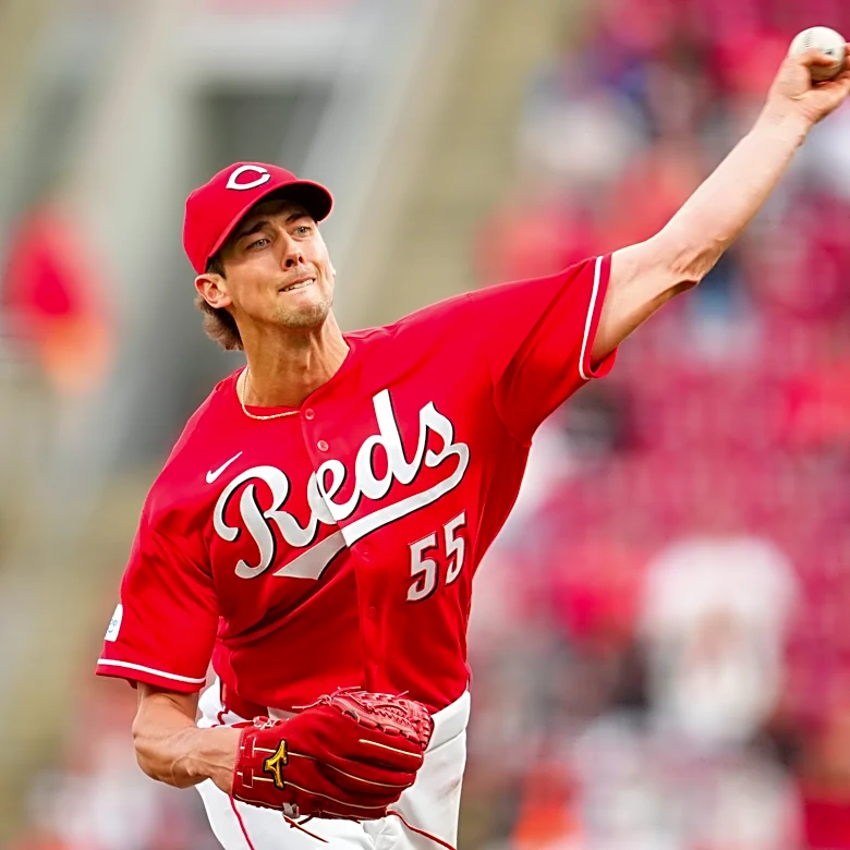 Reds place left-hander starter Brandon Williamson on 15-day IL with shoulder fatigue