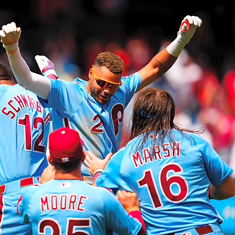 Phillies rally in 9th inning to beat Giants 3-2 in first game of doubleheader