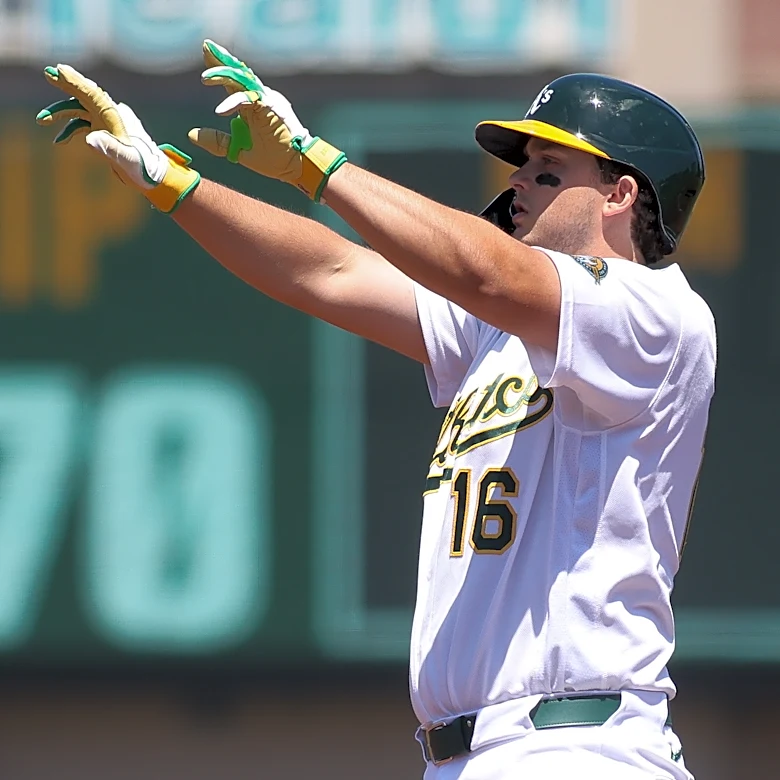 Kurtz draws walk for 19th game in row, A's beat Royals 6-3