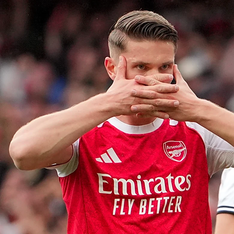 Arsenal opens up 6-point lead in Premier League title race to pile pressure on Man City