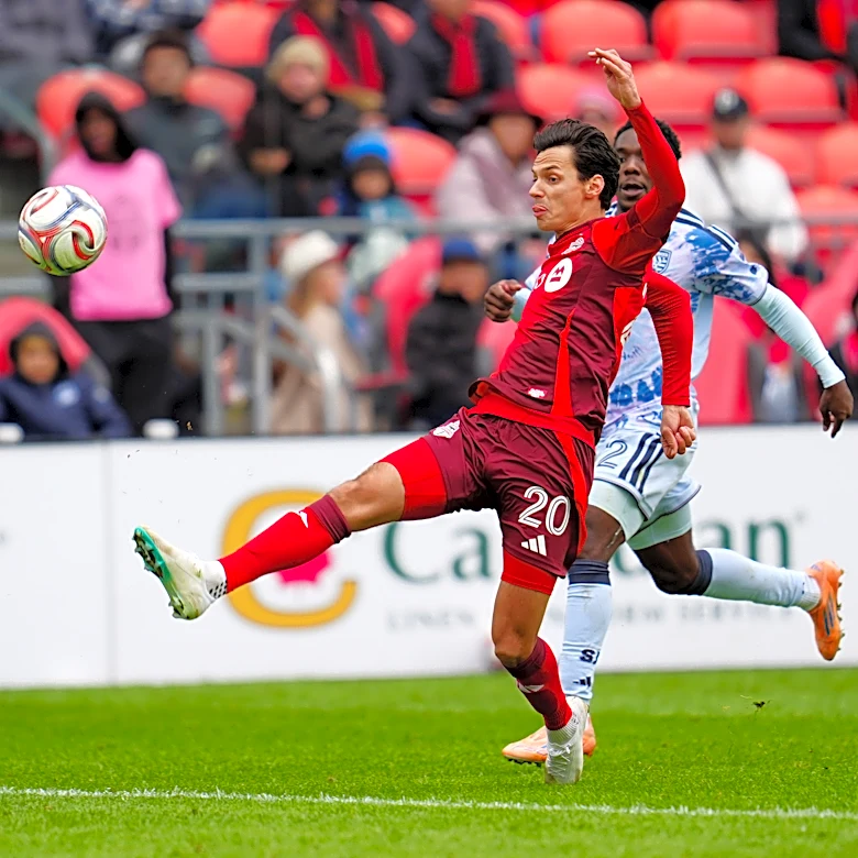 Defender Reid Roberts has spectacular save to help Earthquakes earn 1-1 draw with Toronto