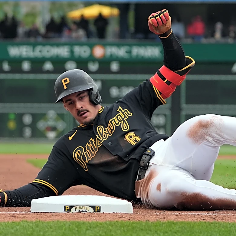 Mlodzinski has 10 Ks, Pirates draw 7 consecutive walks in 5-run 2nd inning in 17-7 win over Reds