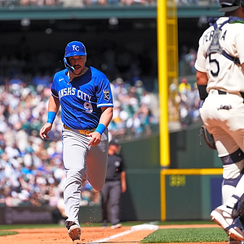 Royals hold Mariners to 4 hits for a 4-1 win and 3-game series sweep