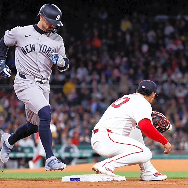 White Sox sign veteran outfielder Randal Grichuk to $1.25 million deal; place Austin Hays back on IL