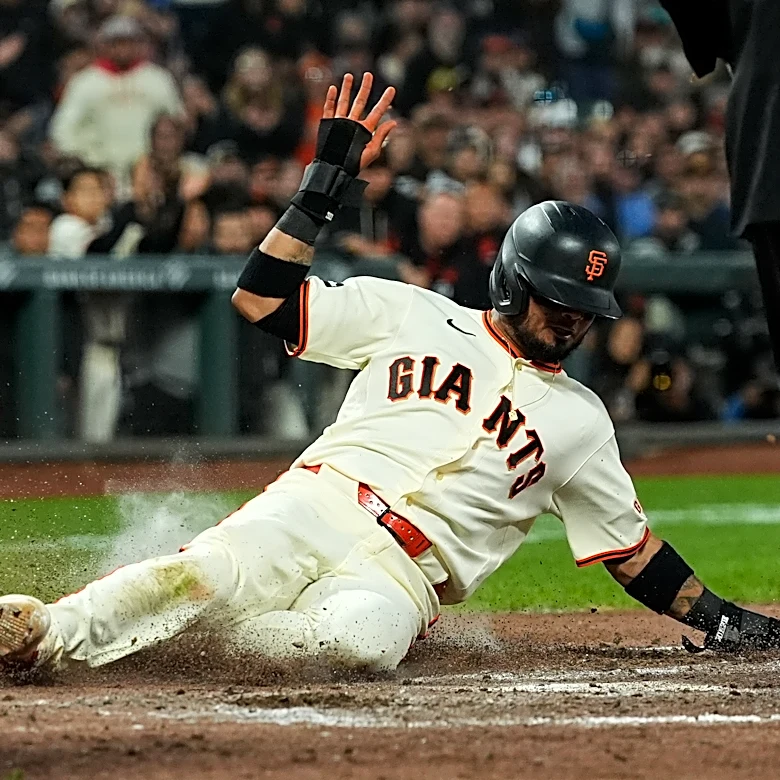 Schmitt homers, McDonald sharp as Giants edge Padres 3-2 to end 6-game skid