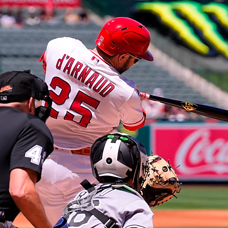 Travis d'Arnaud's 3-run homer, Walbert Ureña's strong outing help Angels beat White Sox 8-2