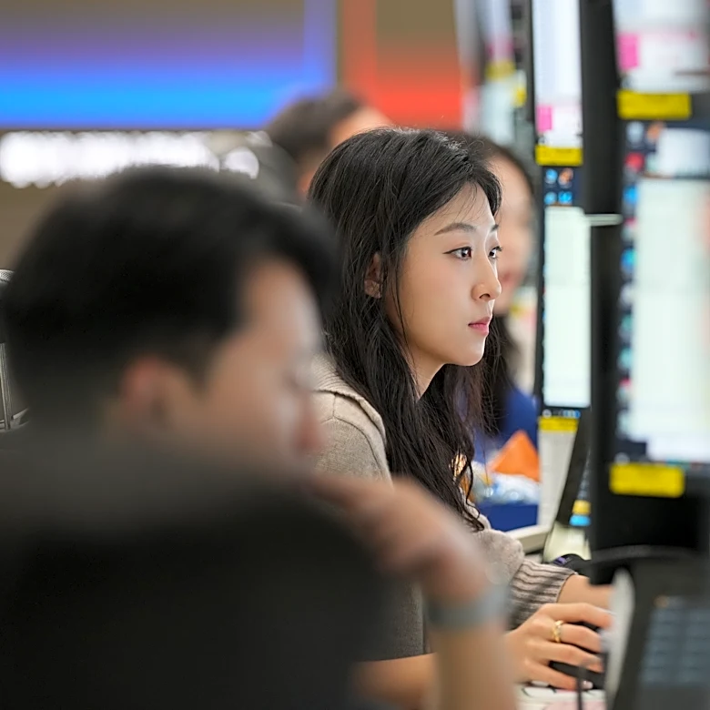 Asian stocks fall and oil prices climb after attacks imperil the ceasefire with Iran