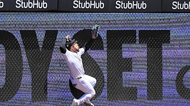 Yankees' Jasson Domínguez sprains shoulder crashing into wall, leading to Spencer Jones call-up