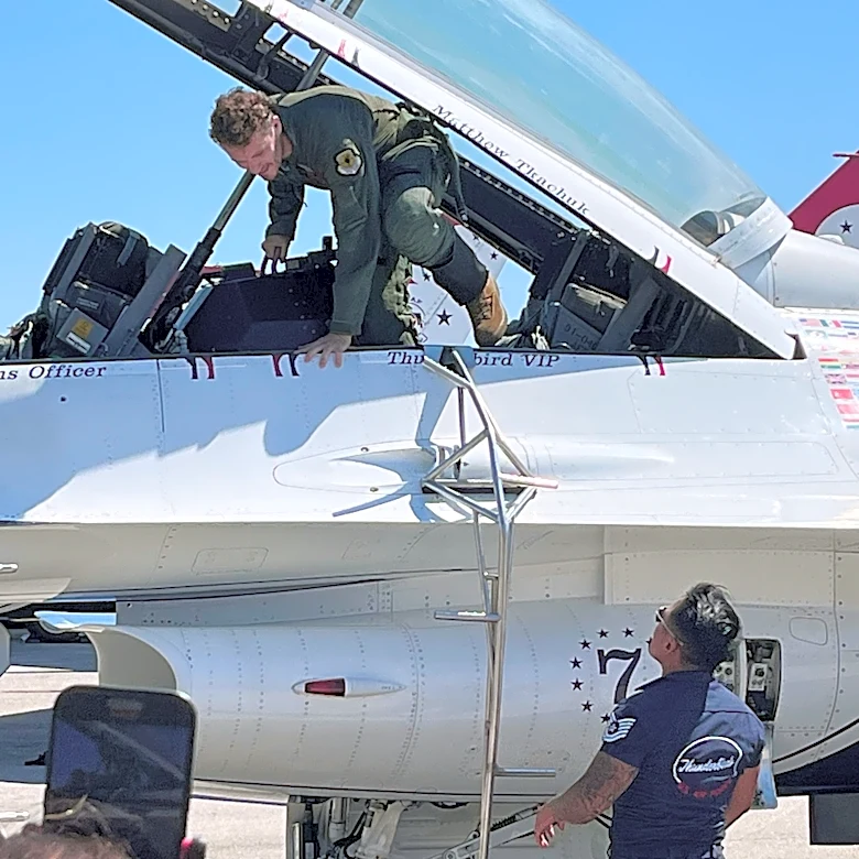 Panthers star Matthew Tkachuk flies with the Thunderbirds in an F-16 ahead of Fort Lauderdale show