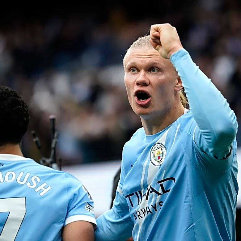 Man City closes gap on Arsenal and Liverpool fans boo more dropped points in Chelsea draw