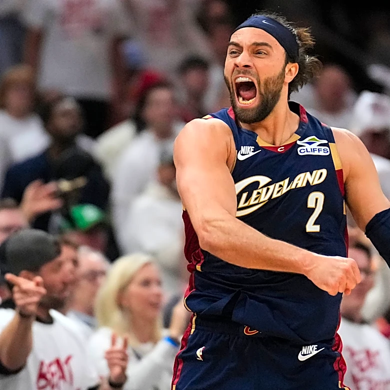 Harden hits clutch shots, Mitchell scores 35 and the Cavaliers beat the Pistons 116-109 in Game 3