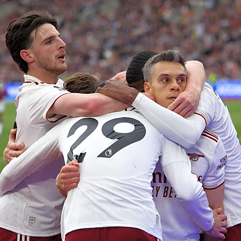 Late VAR call helps Arsenal beat West Ham to stay in control of Premier League title race