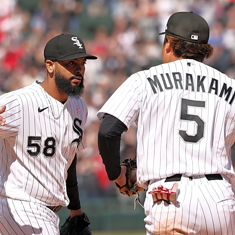 Grichuk homers in the 8th in White Sox 2-1 win over Mariners