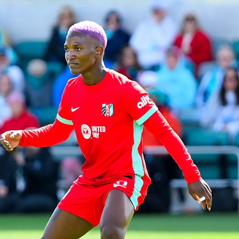 Martinez scores 2nd straight game-winning goal to give the Spirit a 1-0 win at the Reign