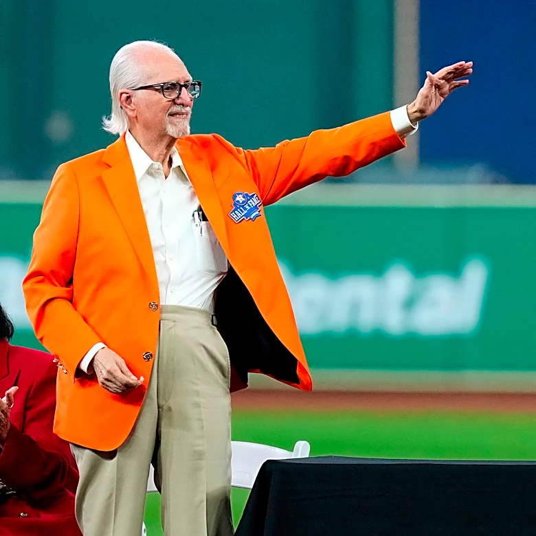 René Cárdenas, pioneer in Spanish-language broadcasts of MLB games, dies at 96