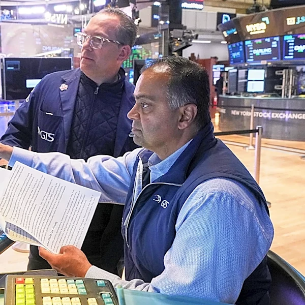 Oil prices rise as the Iran war drags on, but US stocks hang near their records