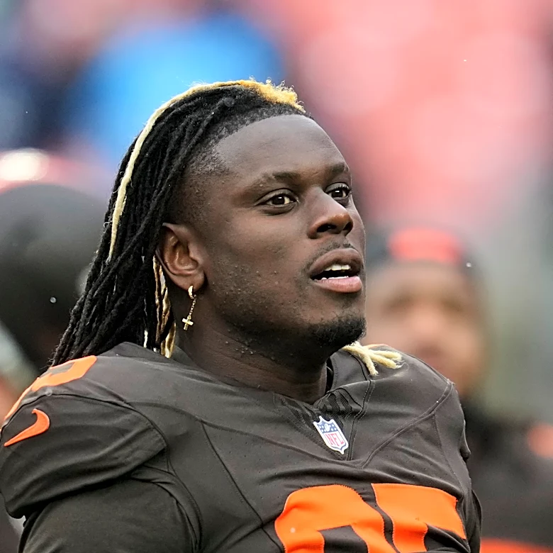 Veteran tight end David Njoku signs with LA Chargers after 9 seasons with Browns