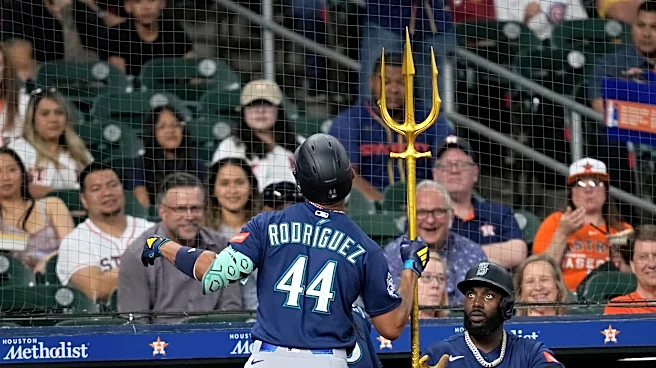 Rodríguez goes deep as the Mariners extend a franchise-record 8-game streak against Astros