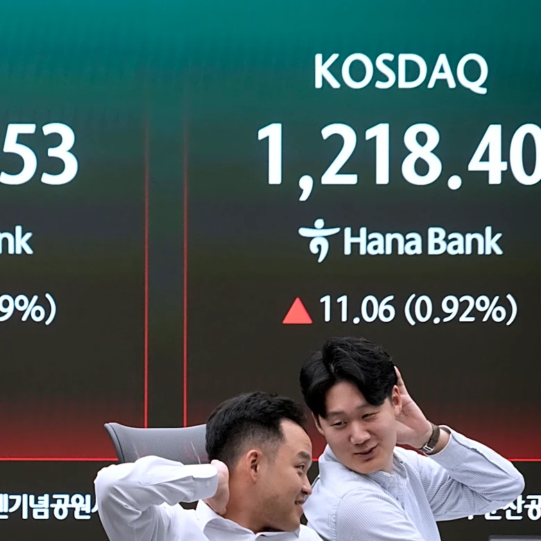 Asian shares trade mixed after Wall Street rally despite Iran war worries