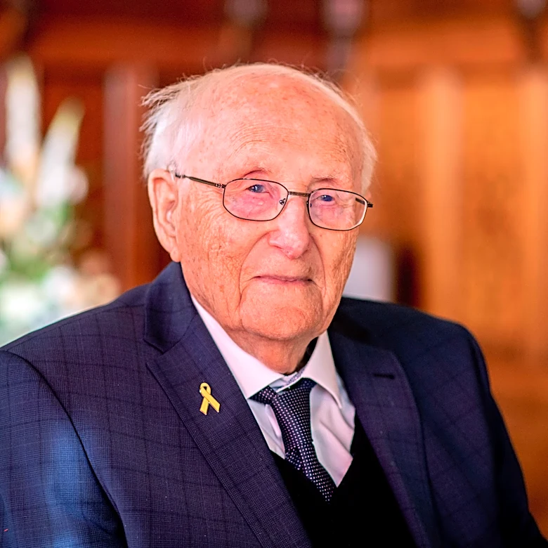 Albrecht Weinberg, a Holocaust survivor who returned to Germany in his 80s, dies at 101