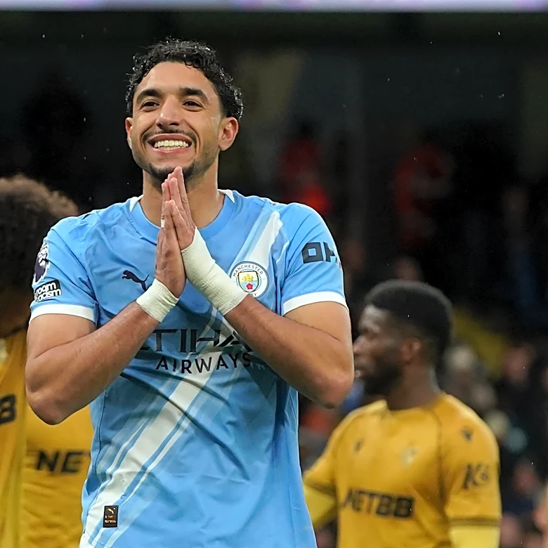Manchester City keeps the pressure on Arsenal with 3-0 win against Crystal Palace