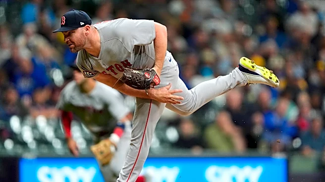 Veteran reliever Liam Hendriks agrees to a minor league deal with the Cubs, AP source says