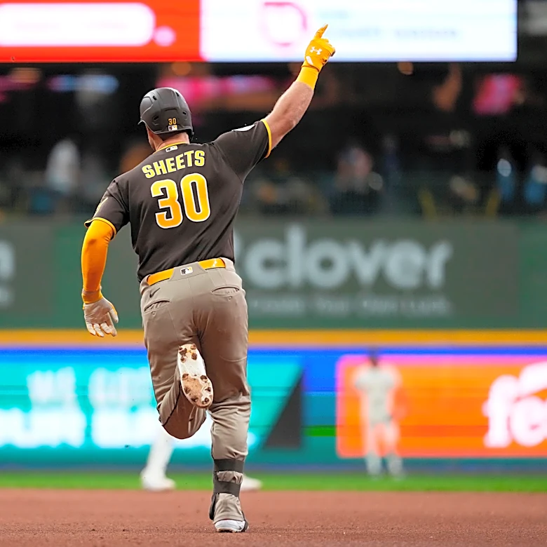Sheets' 3-run homer in 9th lifts Padres over Brewers 3-1 after another Misiorowski scoreless outing