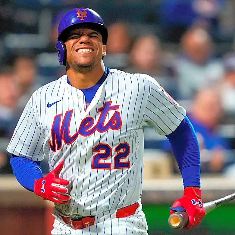 Mets' Juan Soto leaves game after fouling ball off right foot, X-rays negative