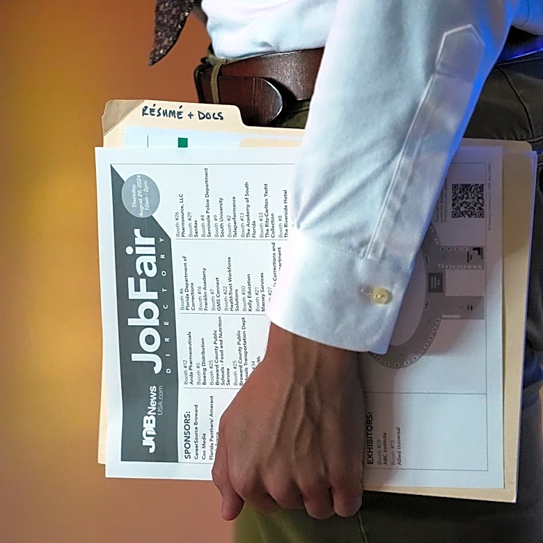 US filings for jobless benefits hits 211,000 as the war in Iran drags on, clouding economic forecast
