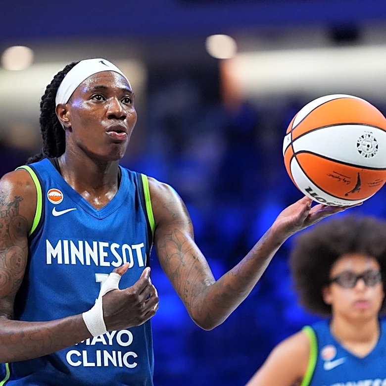 Natasha Howard and Courtney Williams lead Lynx to 90-86 win over Wings