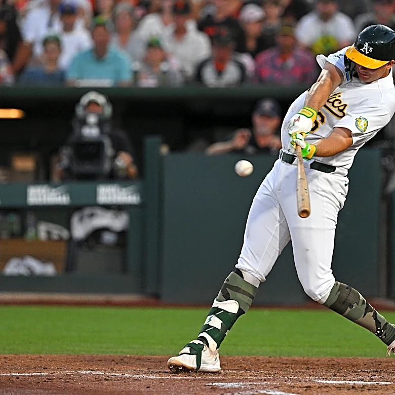 Kurtz homers for 3rd straight game to help the Athletics beat the Giants 5-2