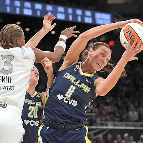 NaLyssa Smith graduates from Baylor 4 years after leaving for the WNBA