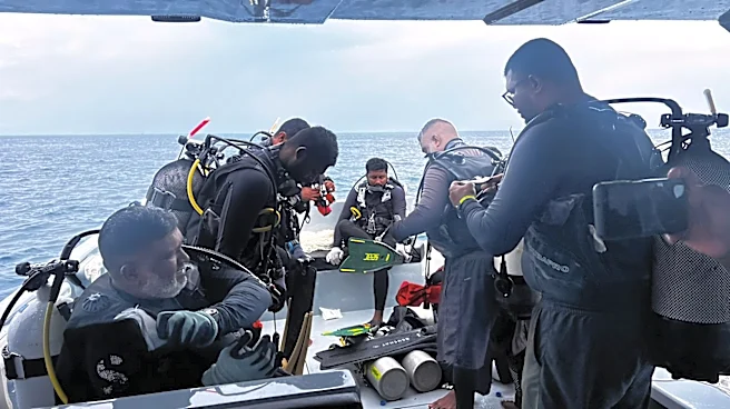 A Maldivian military diver has died while searching for the bodies of four Italian divers