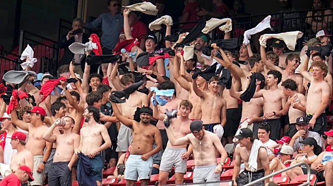 Cardinals manager Marmol buys tickets for fans to recreate shirtless revelry